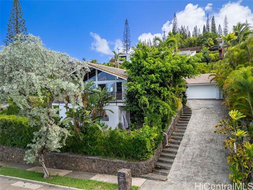 Image showcasing Oahu Real Estate: Find Homes, Condos & Land | Hawaii Life
