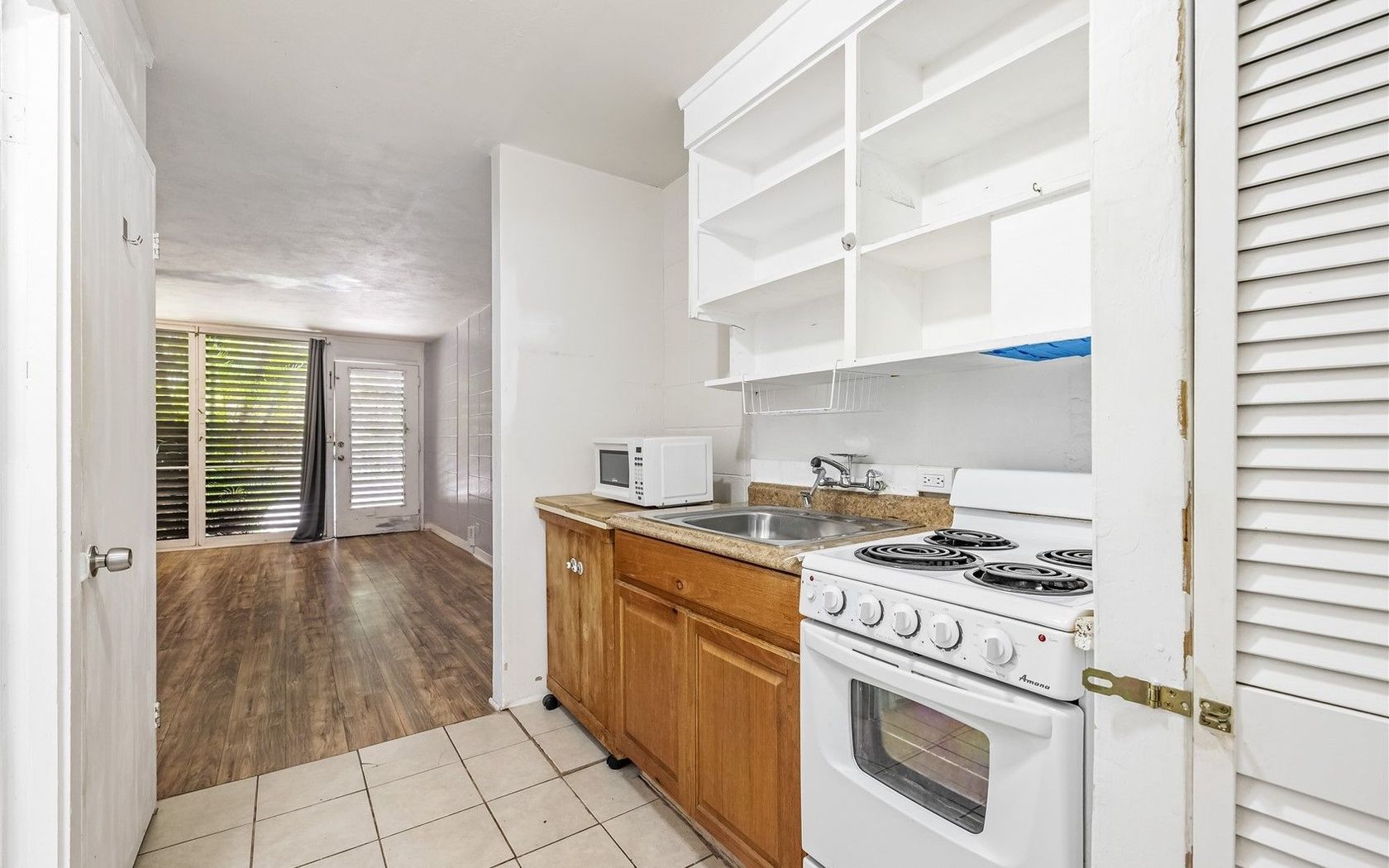 makikiです。 1710 Makiki St Apt 401, Honolulu, HI 96822 [Updated 4/27]