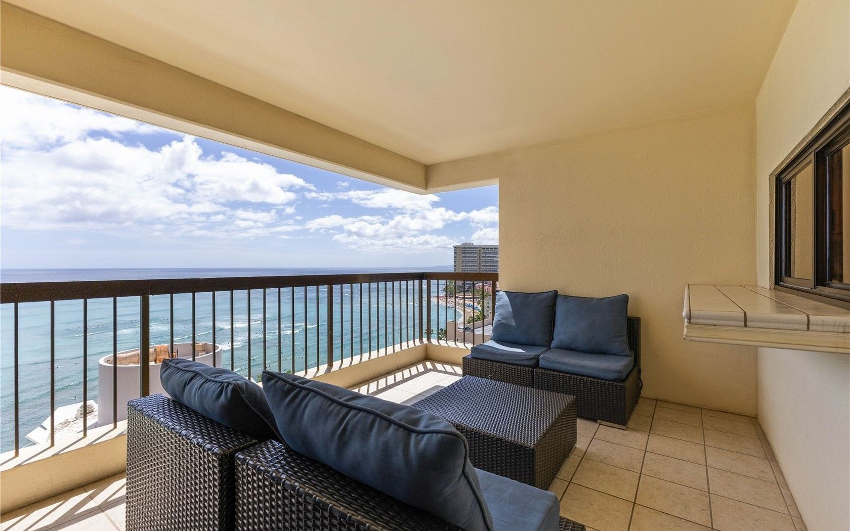 2470 Kalakaua Avenue 2004 Honolulu, HI 96815 MLS #202613745